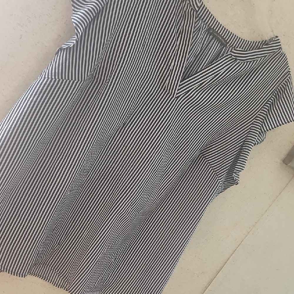 Adrianna Papell Navy & White Vertical Stripe Sleeveless Top